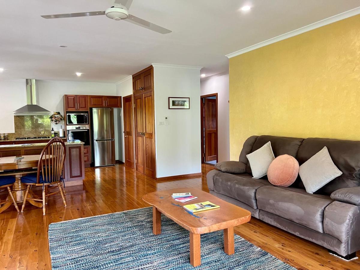 Appartement Tropical Styling à Cooktown Extérieur photo